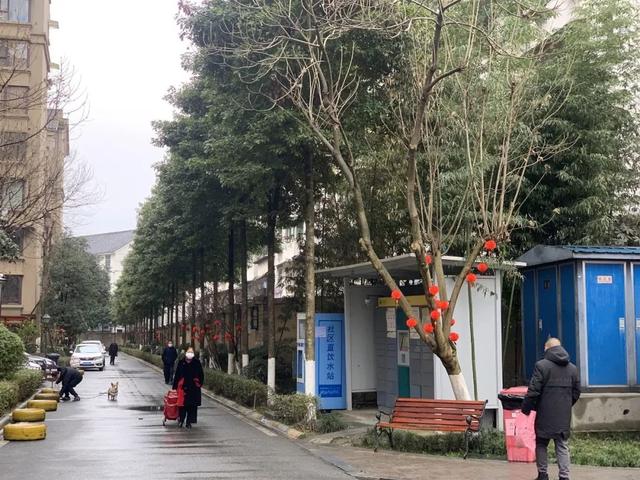 「每日都江堰」@所有都江堰人 防控疫情 人人有责！使用过的口罩请勿乱扔，内有口罩处理小贴士，赶紧get起来！