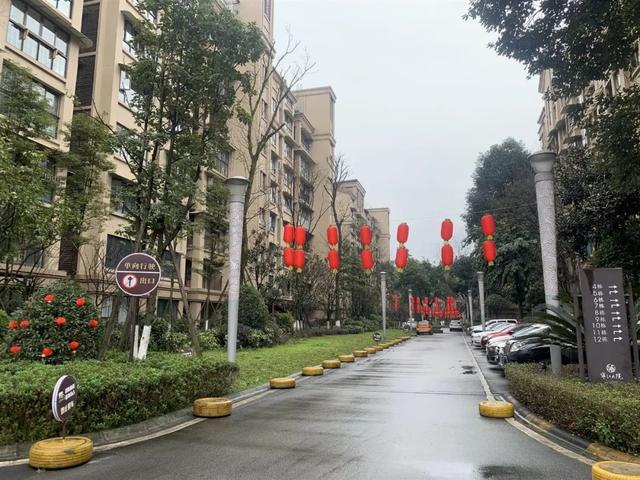 「每日都江堰」@所有都江堰人 防控疫情 人人有责！使用过的口罩请勿乱扔，内有口罩处理小贴士，赶紧get起来！