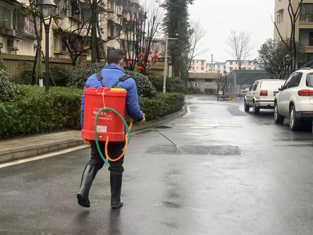 「每日都江堰」@所有都江堰人 防控疫情 人人有责！使用过的口罩请勿乱扔，内有口罩处理小贴士，赶紧get起来！