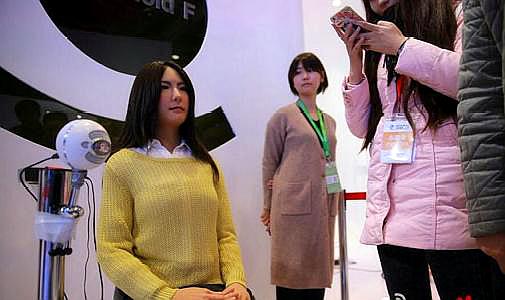 为什么日本的"机器人老婆"如此受欢迎?宅男直言:很真实很满意