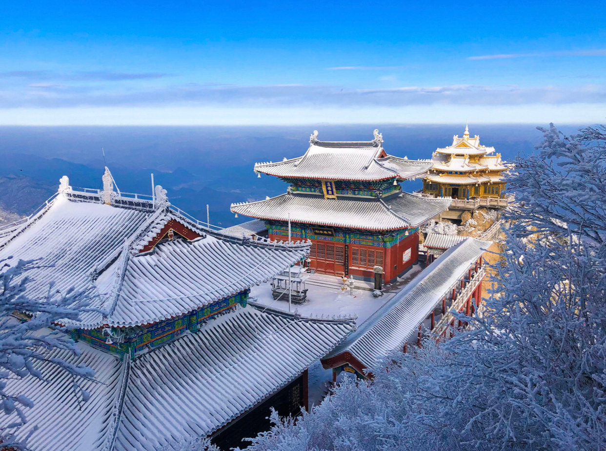 全球黄金最多的山顶!下雪后就成了"云顶天宫",是老子得道之地