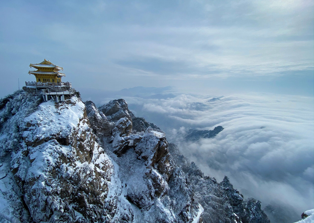 全球黄金最多的山顶!下雪后就成了"云顶天宫",是老子得道之地
