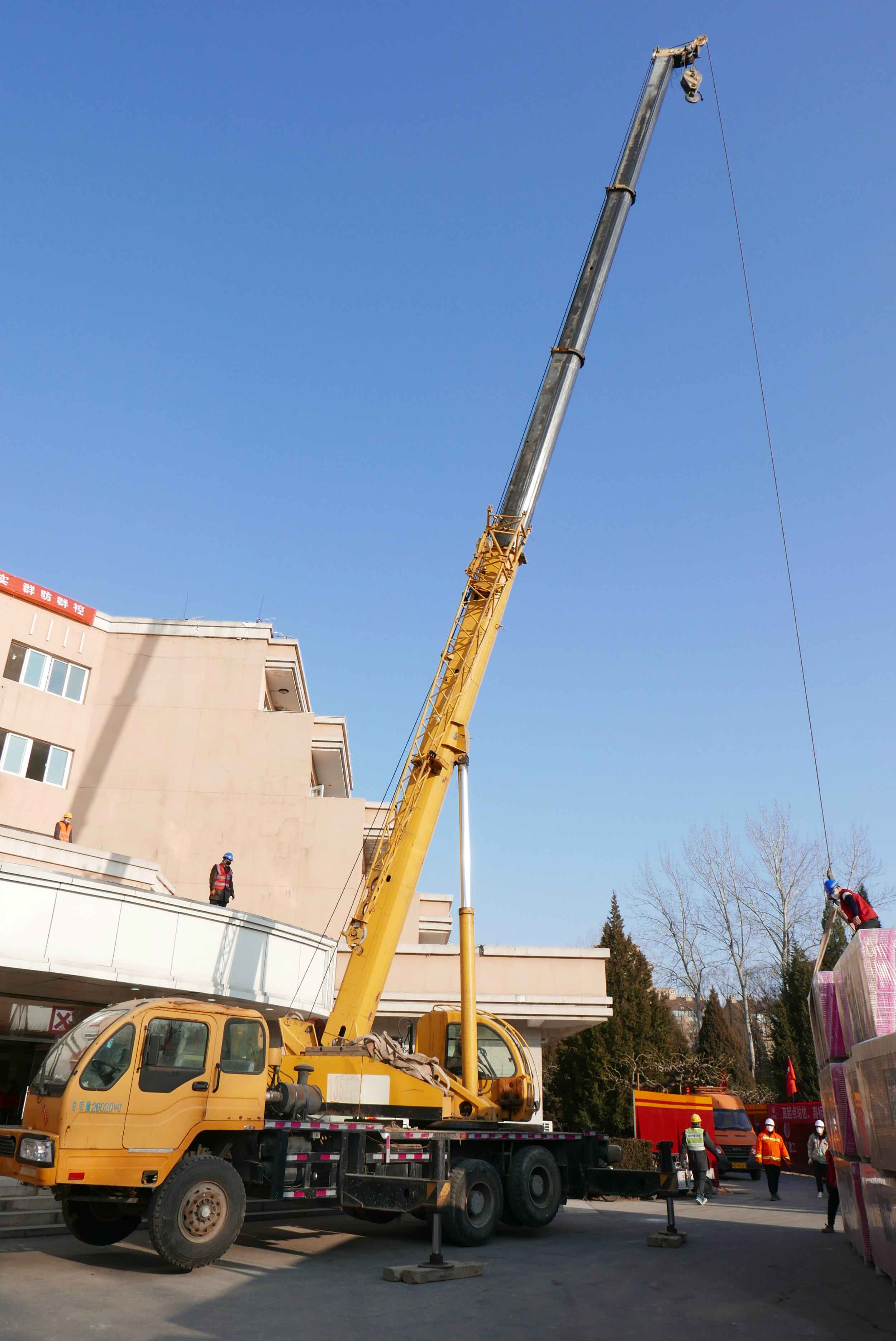[环球时报]北京昌平小汤山医院开始重建工程 数百名工人入驻施工