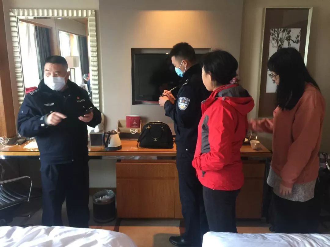 [内蒙古晨报]何时能有疫苗？感染人数是否已到峰值？白岩松提问专家