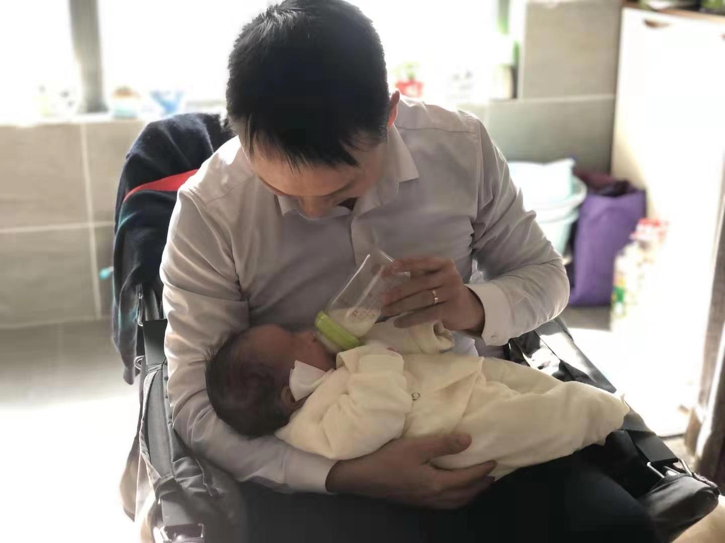 经济日报：逆行者陈畅：“孩子今天满月，我要为他做一个好榜样！”