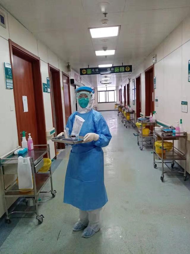 探访郑州大学第一附属医院隔离病房医护人员穿尿不湿上班在隔离病区过