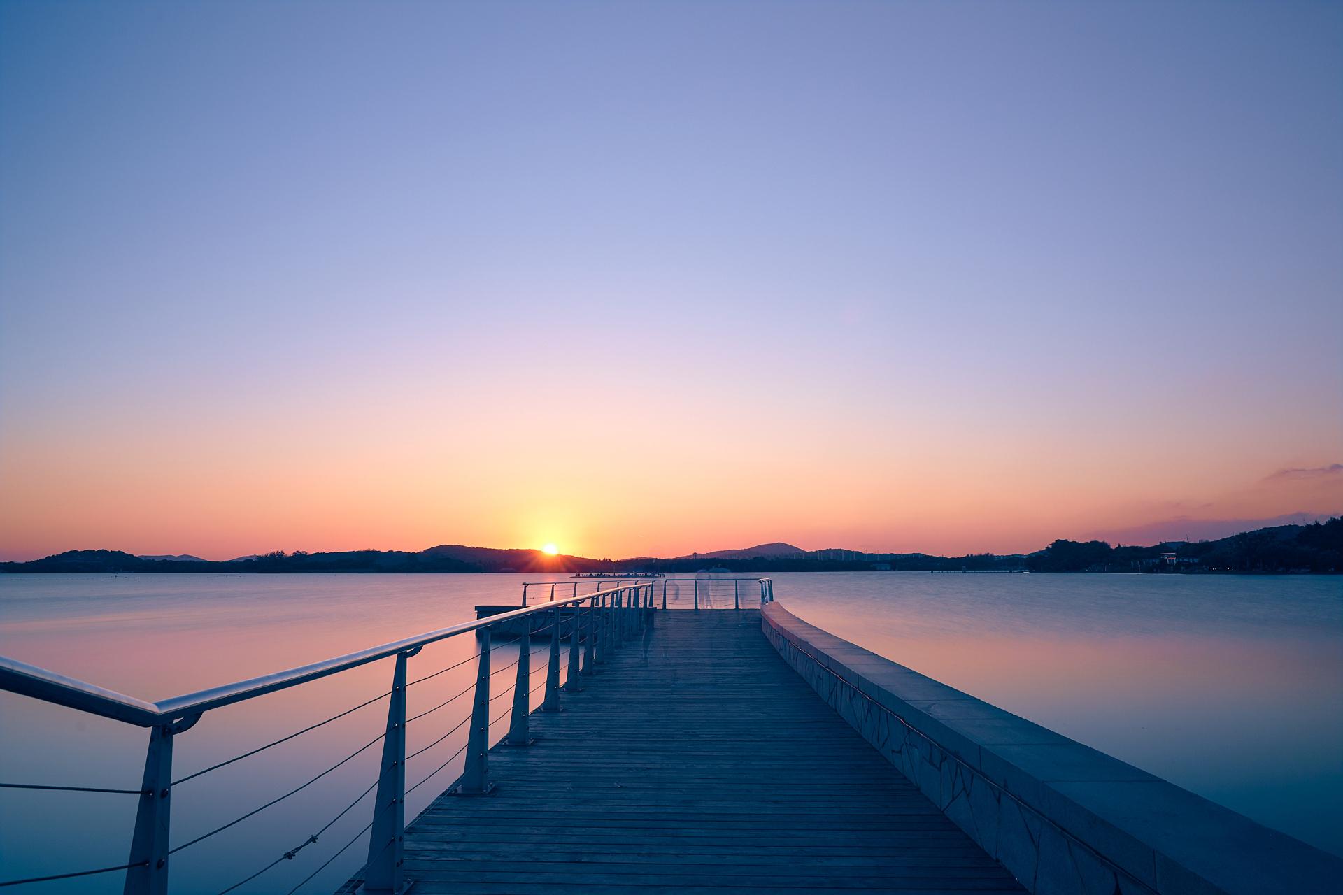 万里无云也能拍出大片简单5招解决光板天拍摄难题