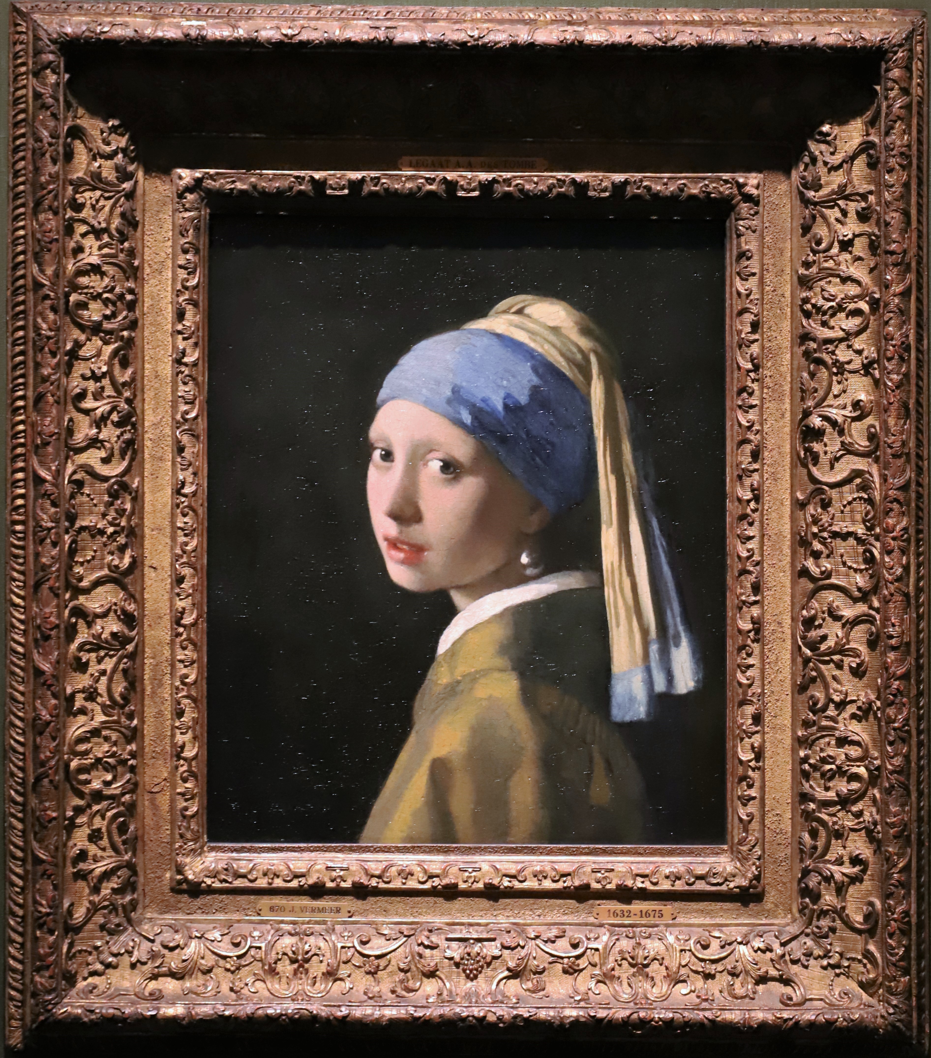 《戴珍珠耳环的少女》并不属于真正的肖像画,与上一篇提到的伦勃朗画