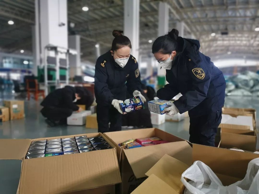 「海关发布」日夜兼程！大批防疫物资已经在路上