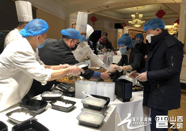 太原:爱心餐饮企业持续为疫情防控一线捐赠盒饭