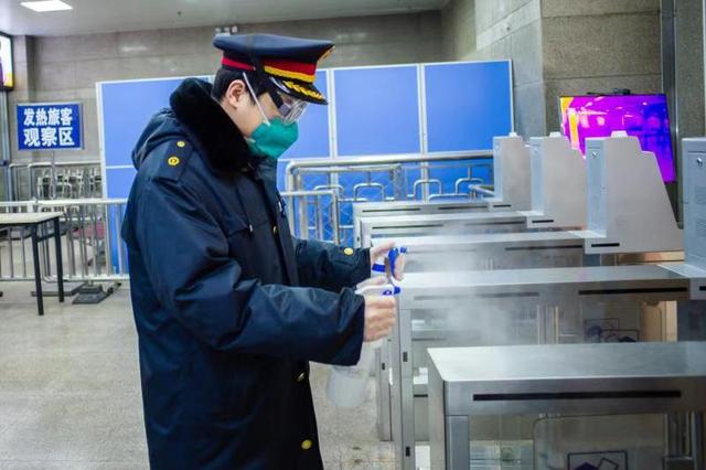 红星新闻：网传“北京西站防控疫情失败”，官方辟谣