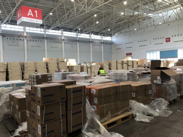 「生活报」捐了那么多东西咋还缺？记者探访武汉市红十字会