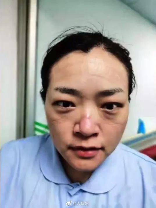 人民日报@她们摘下口罩的样子，让人心疼……