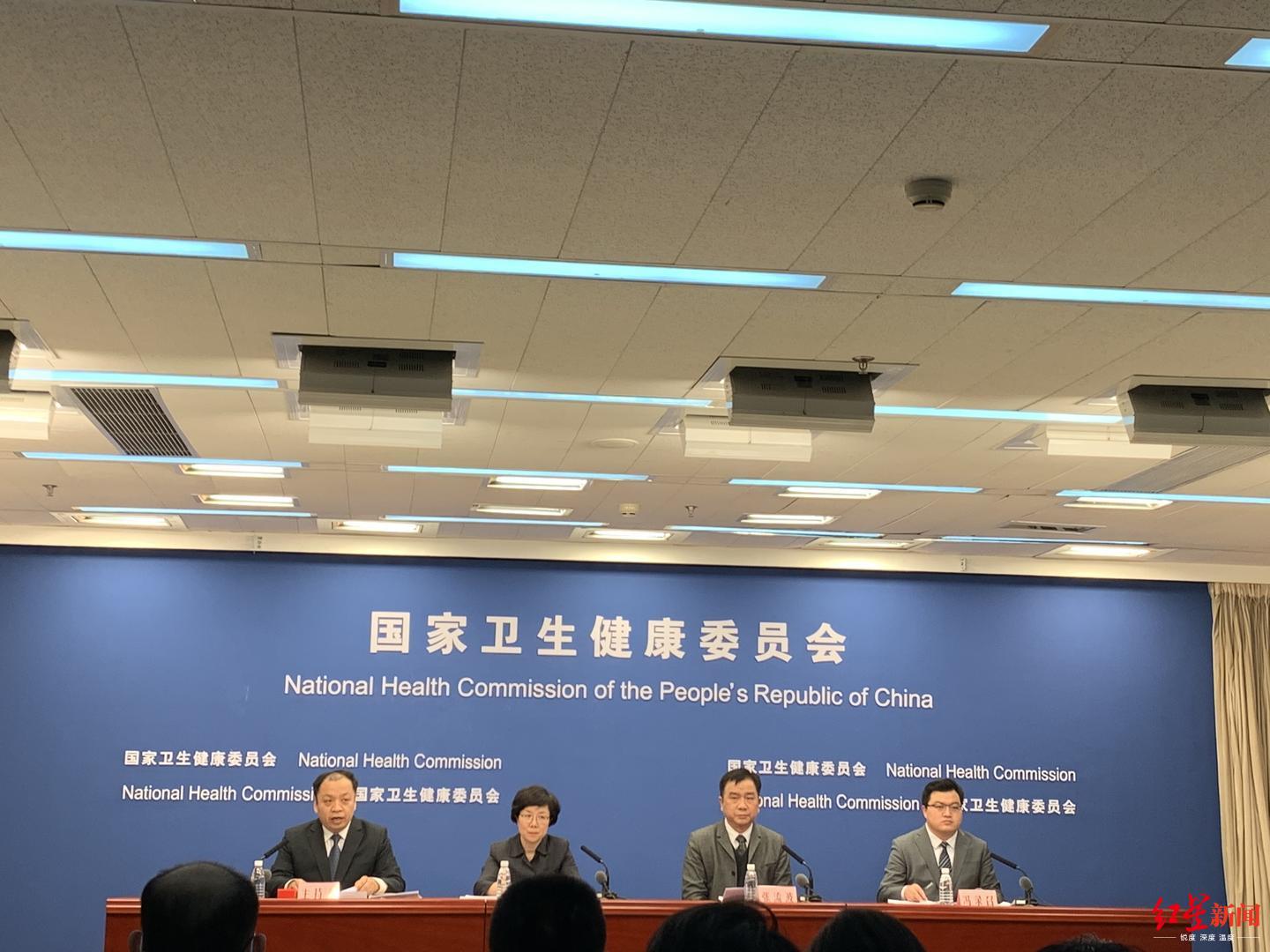 「红星新闻」消毒湿巾有用吗？中疾控消毒首席专家：流动水洗手和擦手消毒剂都可以