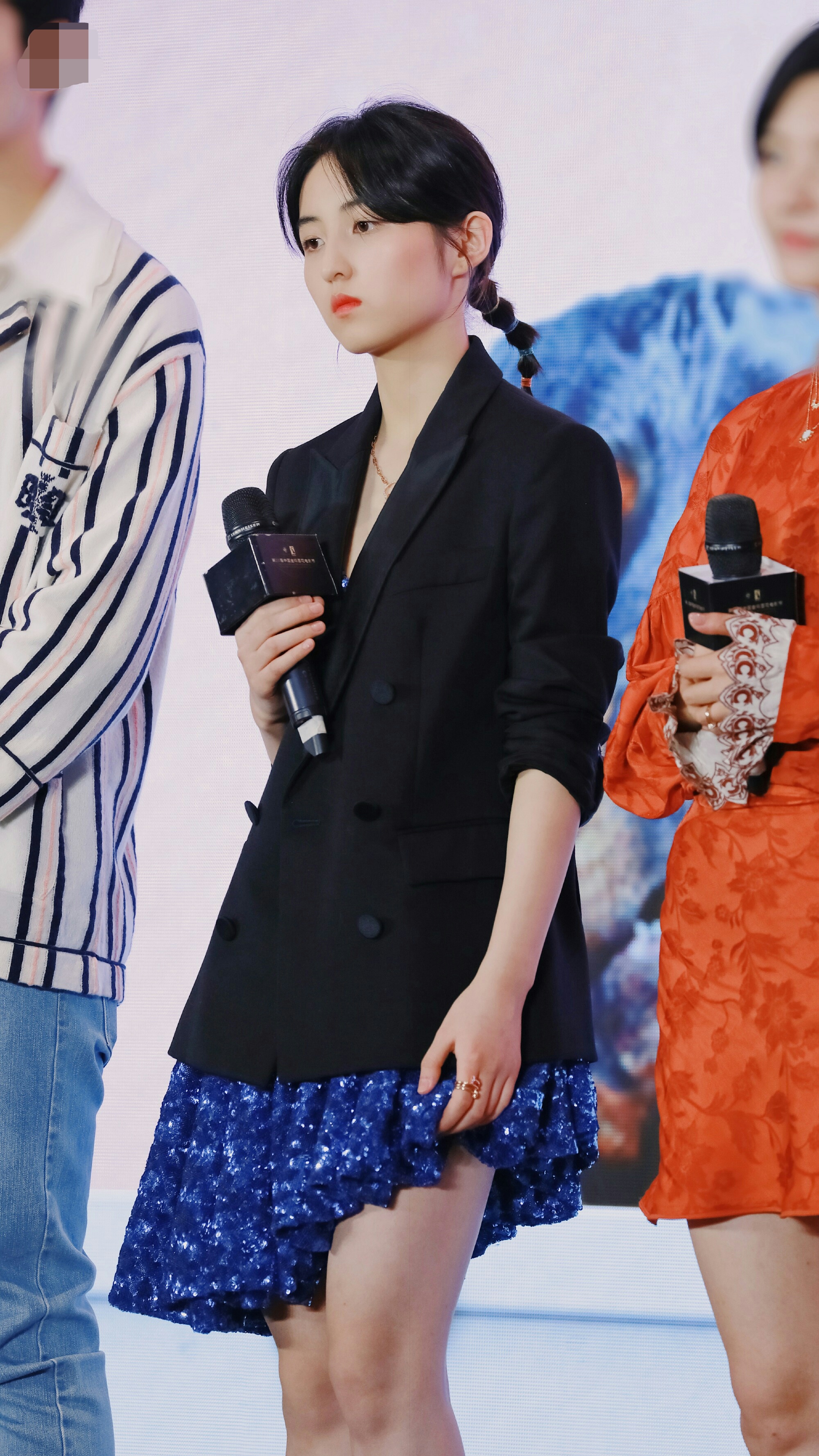 张子枫不愧是戏精,这表情也太丰富了,不过最喜欢她微笑的样子