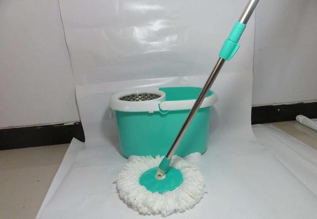 勤快的人天天拖地,用什么拖把最好用?听听区别就知道了