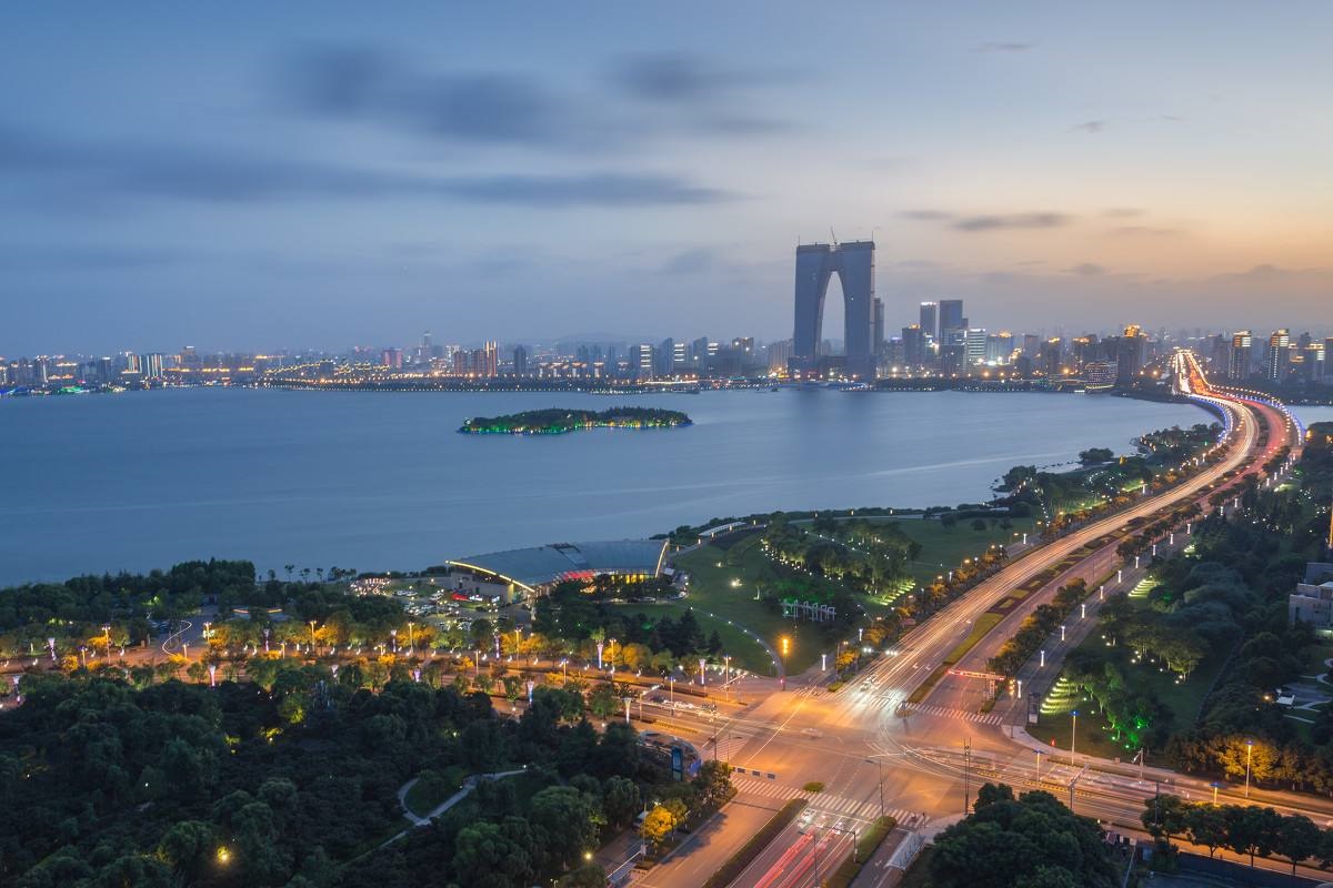 位于江苏省东南部的地级市苏州市为什么经济会这么发达