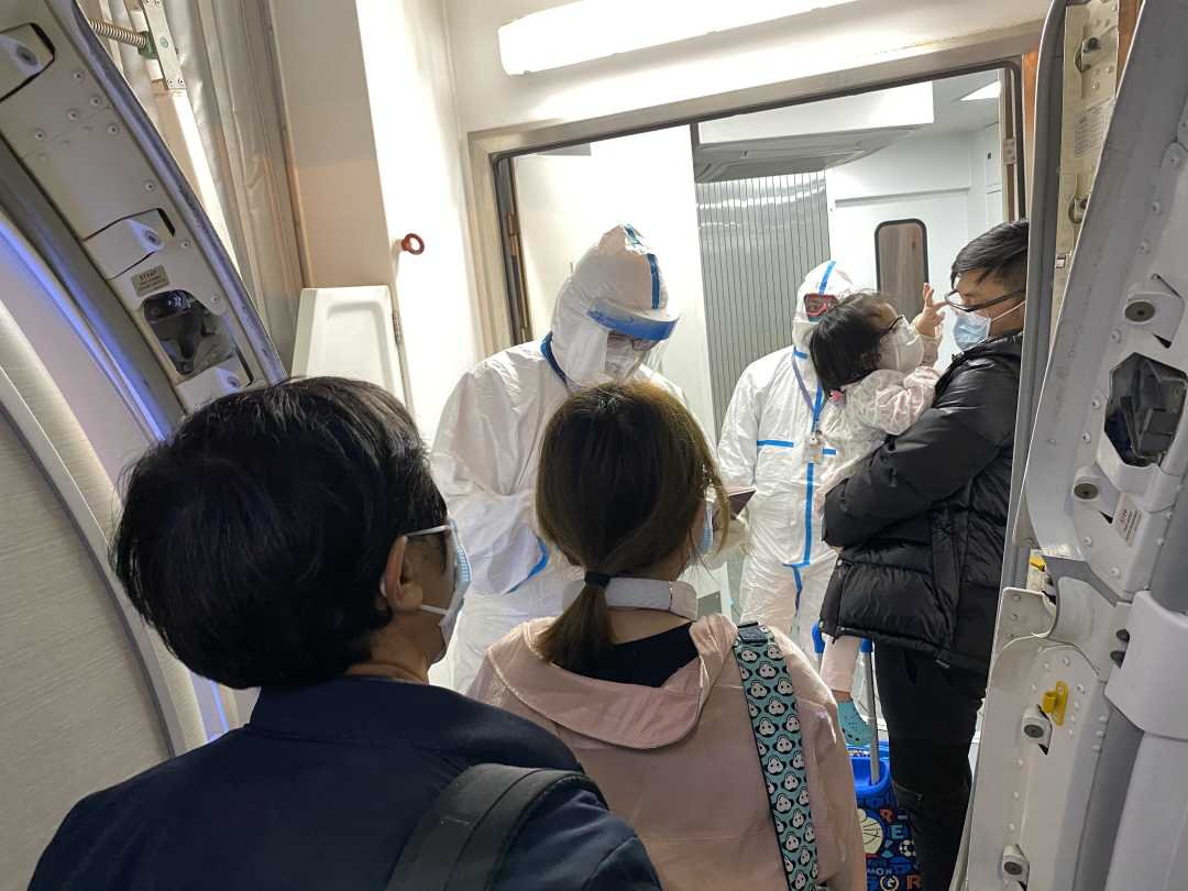 经济日报：接同胞回家！东航包机从越南胡志明市接上131位湖北同胞直飞武汉