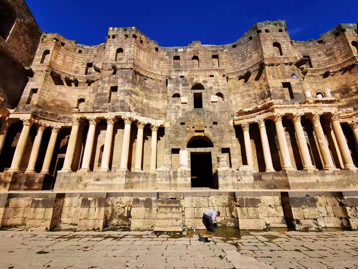 叙利亚2000年古城拥有全球最完好的罗马剧院之一如今保存完好