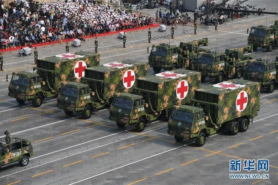 抢修抢救方队由野战手术方舱,装备抢救车等5类装备组成