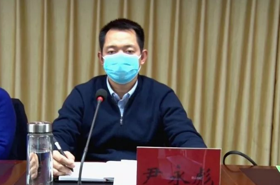 副县长王红新通报了全县新型冠状病毒感染的肺炎疫情信息情况.