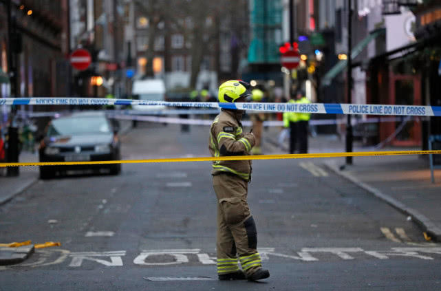 环球时报：伦敦市中心发现二战遗留未爆炸弹，数千人疏散
