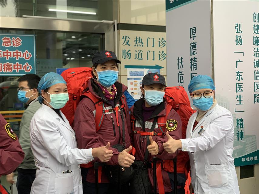 #经济日报#家中孩子断了奶，年轻夫妻上前线！广东又一支医学救援队驰援湖北