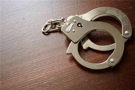 东胜发布：气愤！隐瞒病情致百余人密切接触、居家隔离却放肆逛街