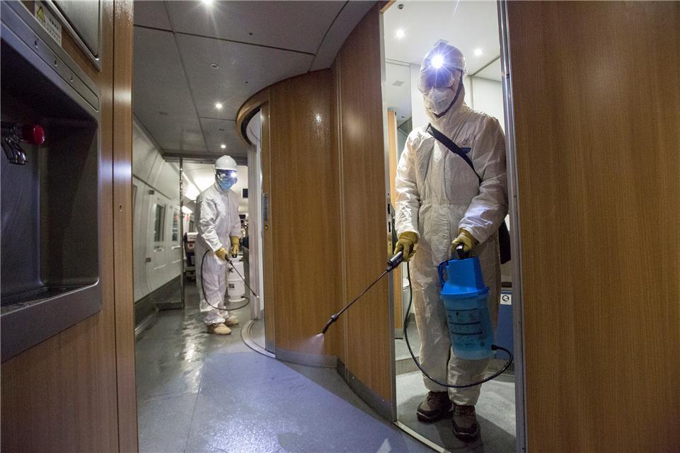 【经济日报】加强动车车体防疫消杀 确保动车“无毒”上线