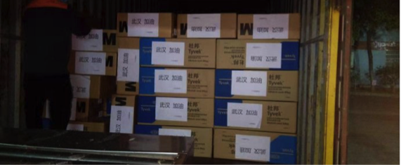 #新华日报财经#快递公司搭起“抗疫”绿色通道：春节期间6成以上订单为医疗物资