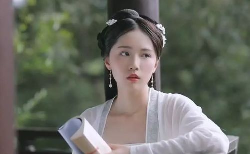 诸葛大力很是女汉子当她穿上汉服般若时才是美不自知