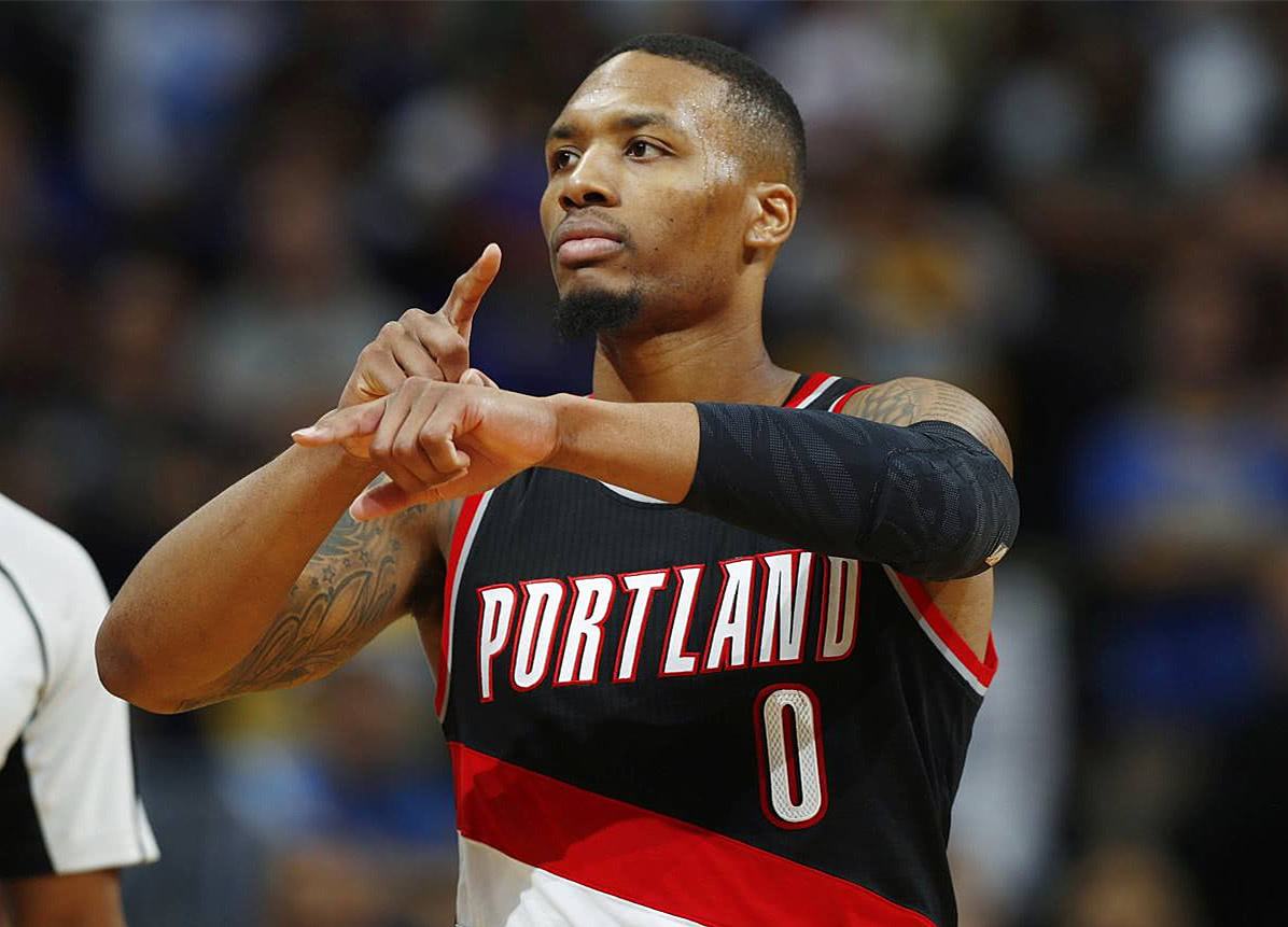 疯狂的利拉德达米安-利拉德毫无疑问是过去一段时间最火爆的球员,他的