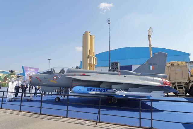 「中国小康网」印度LCA战机将要出口？这国一口气买36架！今年就要签合同