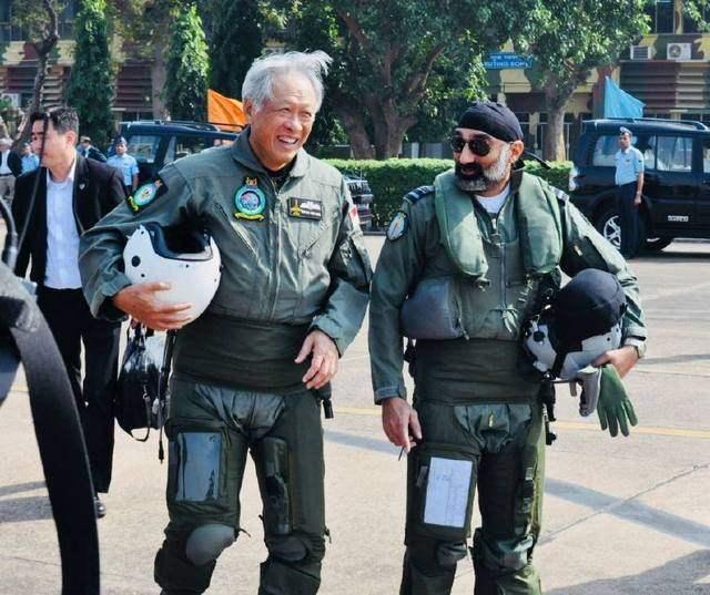 「中国小康网」印度LCA战机将要出口？这国一口气买36架！今年就要签合同