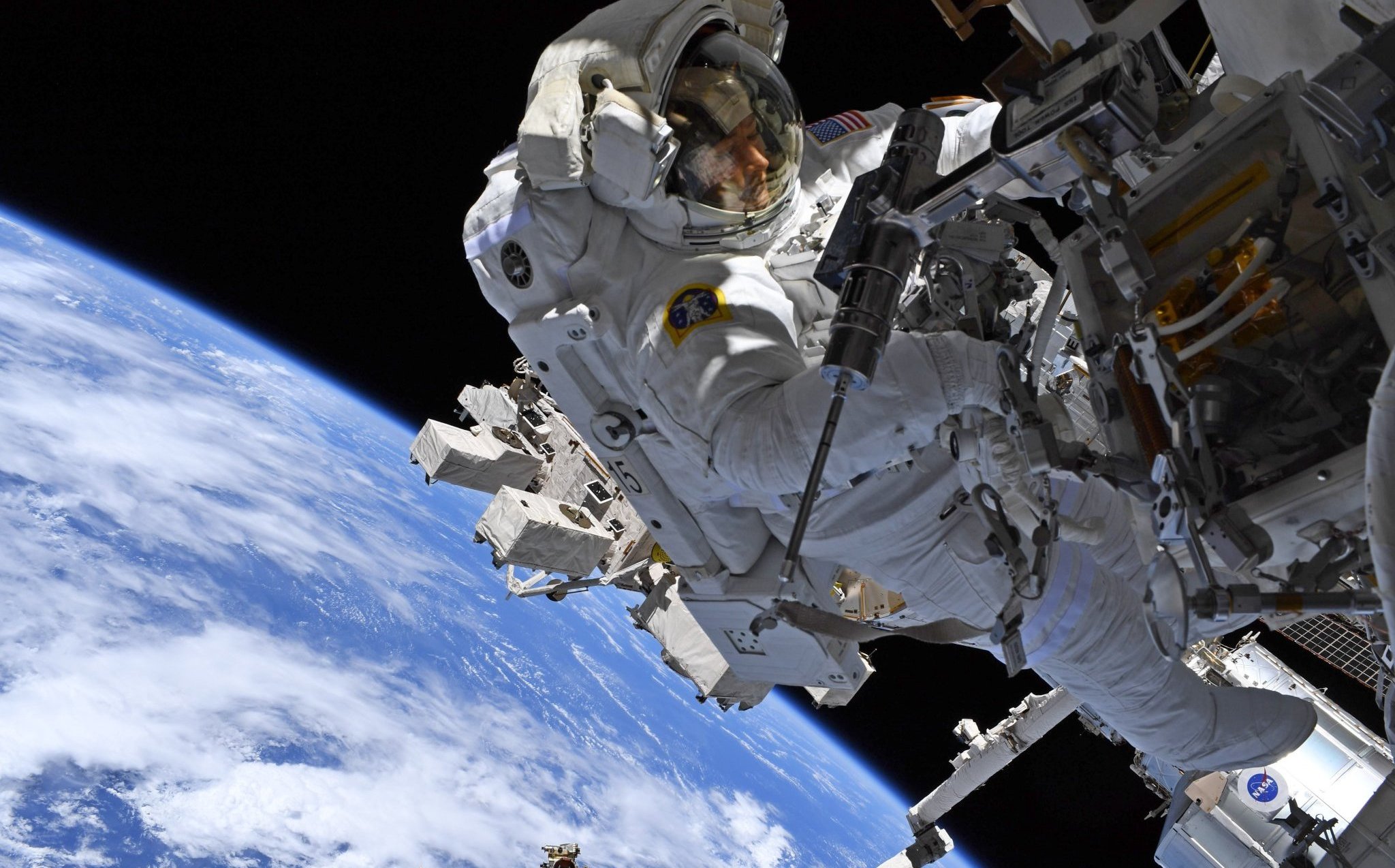 刚刚,nasa女宇航员创造了一项新的世界纪录_人民号