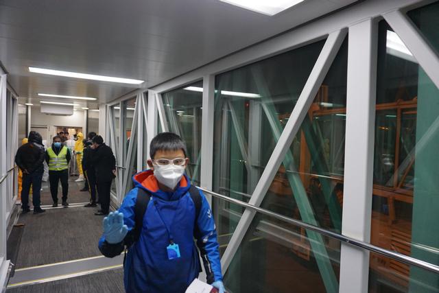 #福州新闻网#中航集团包机从大阪接223名湖北籍旅客回家