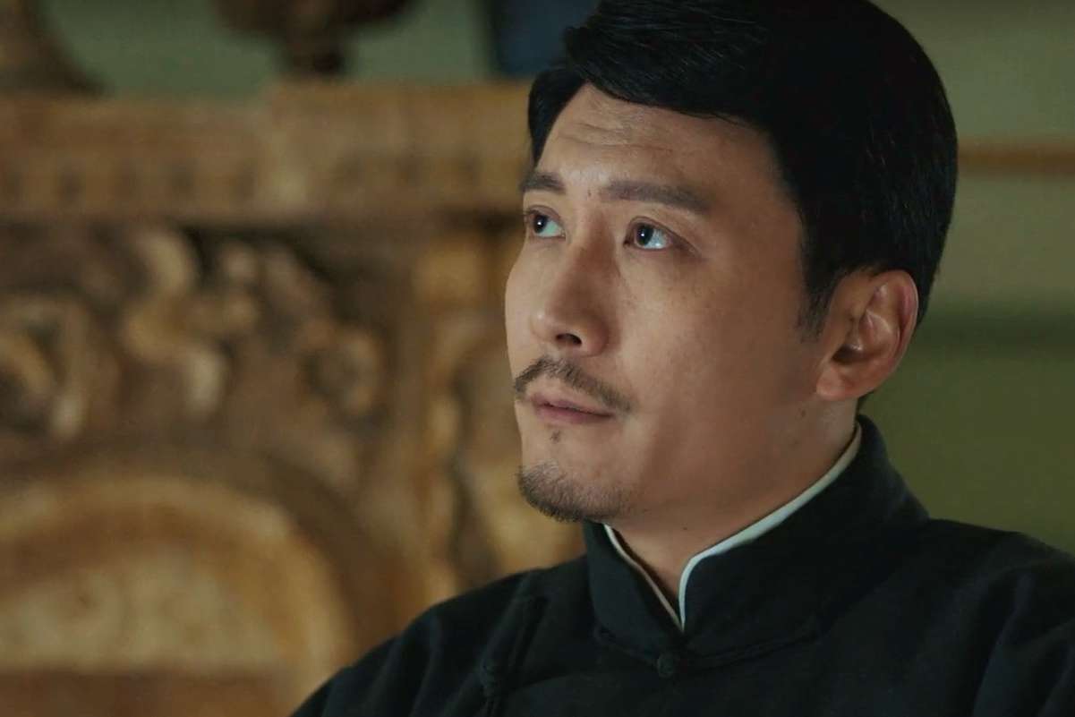 赵峥新世界里扮冯青波剧中被柳如丝痴恋戏外娶了徐静蕾的同学