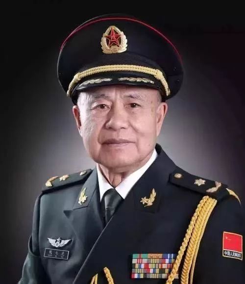 [经济日报]向武汉捐赠650万元！今天，我们向这位耄耋老者致敬！