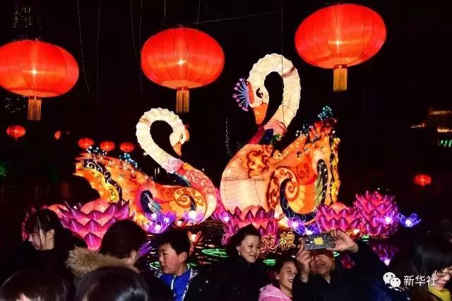 #中国教育报#今日元宵，咱们不闹！带孩子一起看这些诗歌习俗，祈福平安