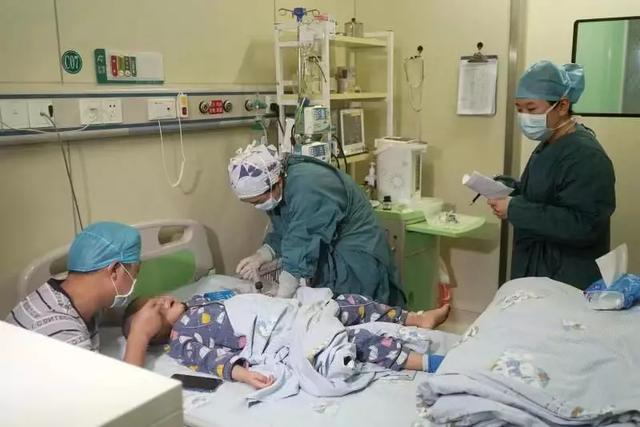 中国教育报■团购了蔬菜怎么去拿最安全有序？武汉这个小区的“领菜攻略”火了