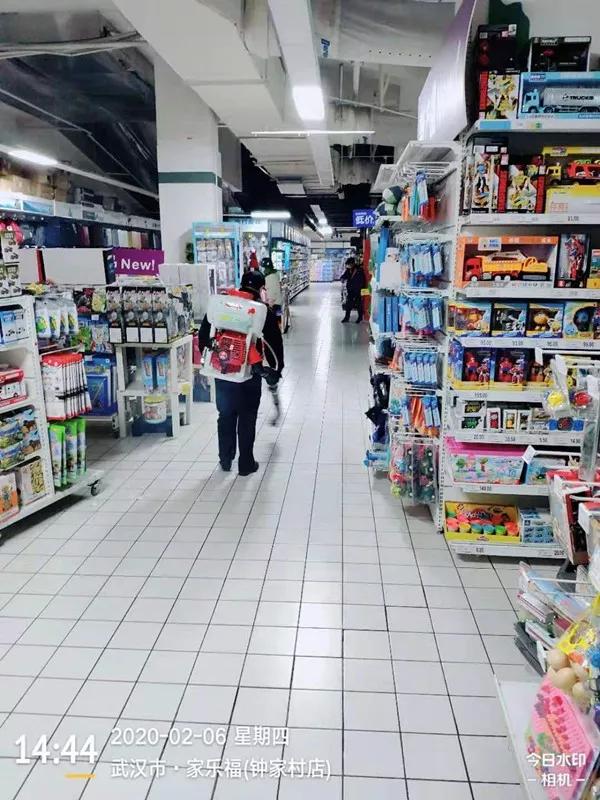 中国教育报■团购了蔬菜怎么去拿最安全有序？武汉这个小区的“领菜攻略”火了