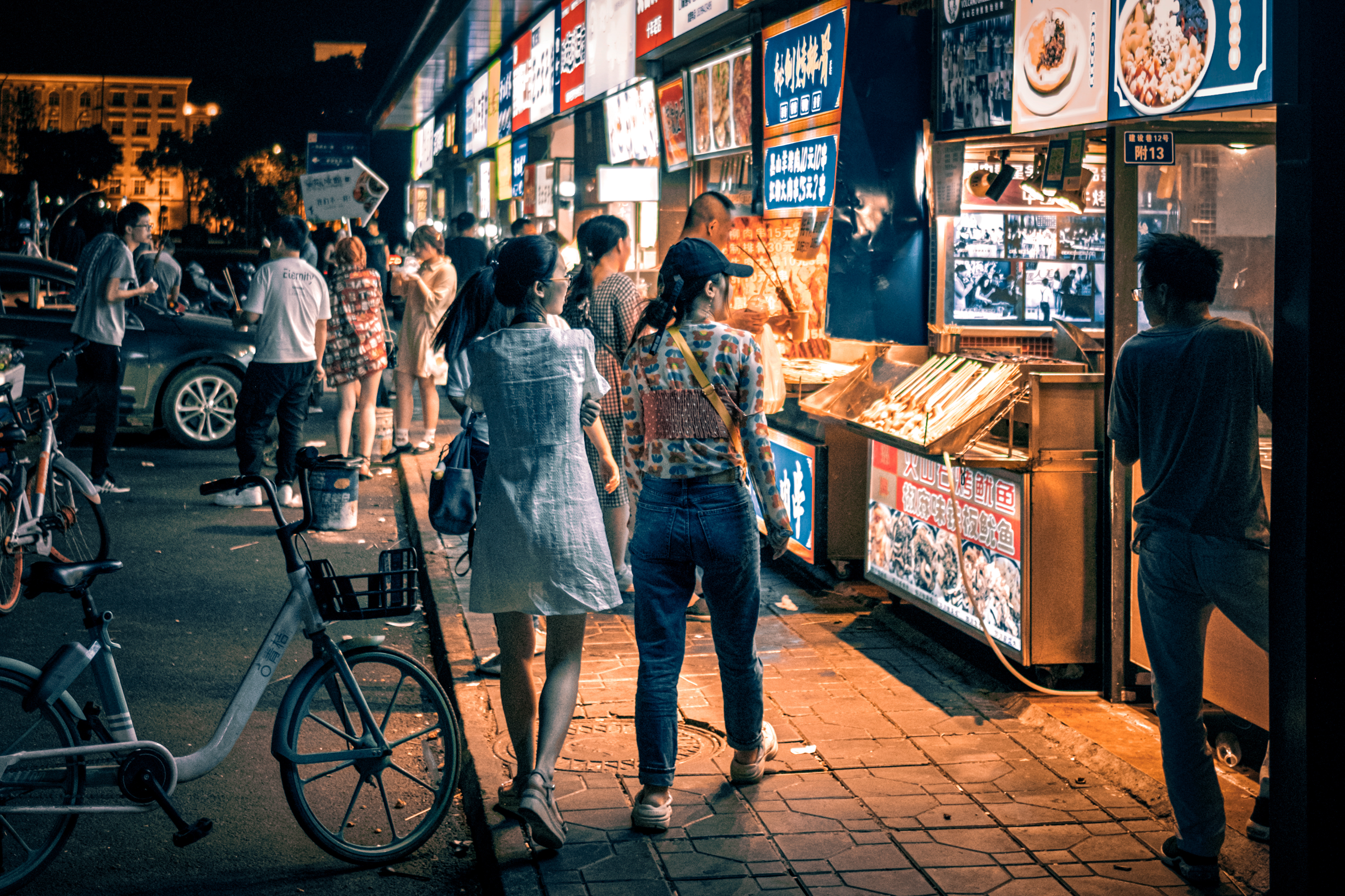 成都人气很旺的一条美食街本地人天天排队游客却不知道在哪