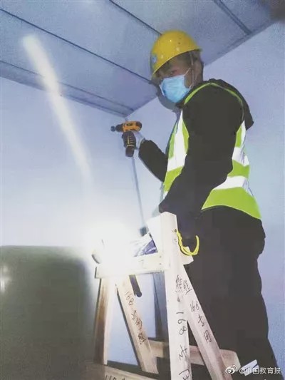 「中国教育报」雷神山医院今日交付！请记住这些与疫魔竞速的教育人！