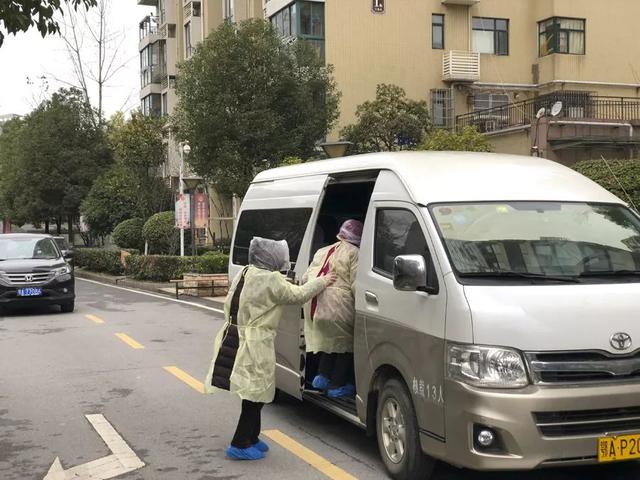 「南国今报」全网刷屏的90岁奶奶：我阳性也无所谓了，卖房也想让儿子活命