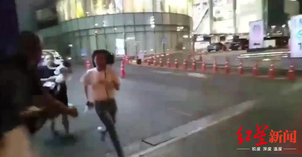 #红星新闻#泰国一士兵枪杀至少12人挟持16人，警方仍在抓捕中