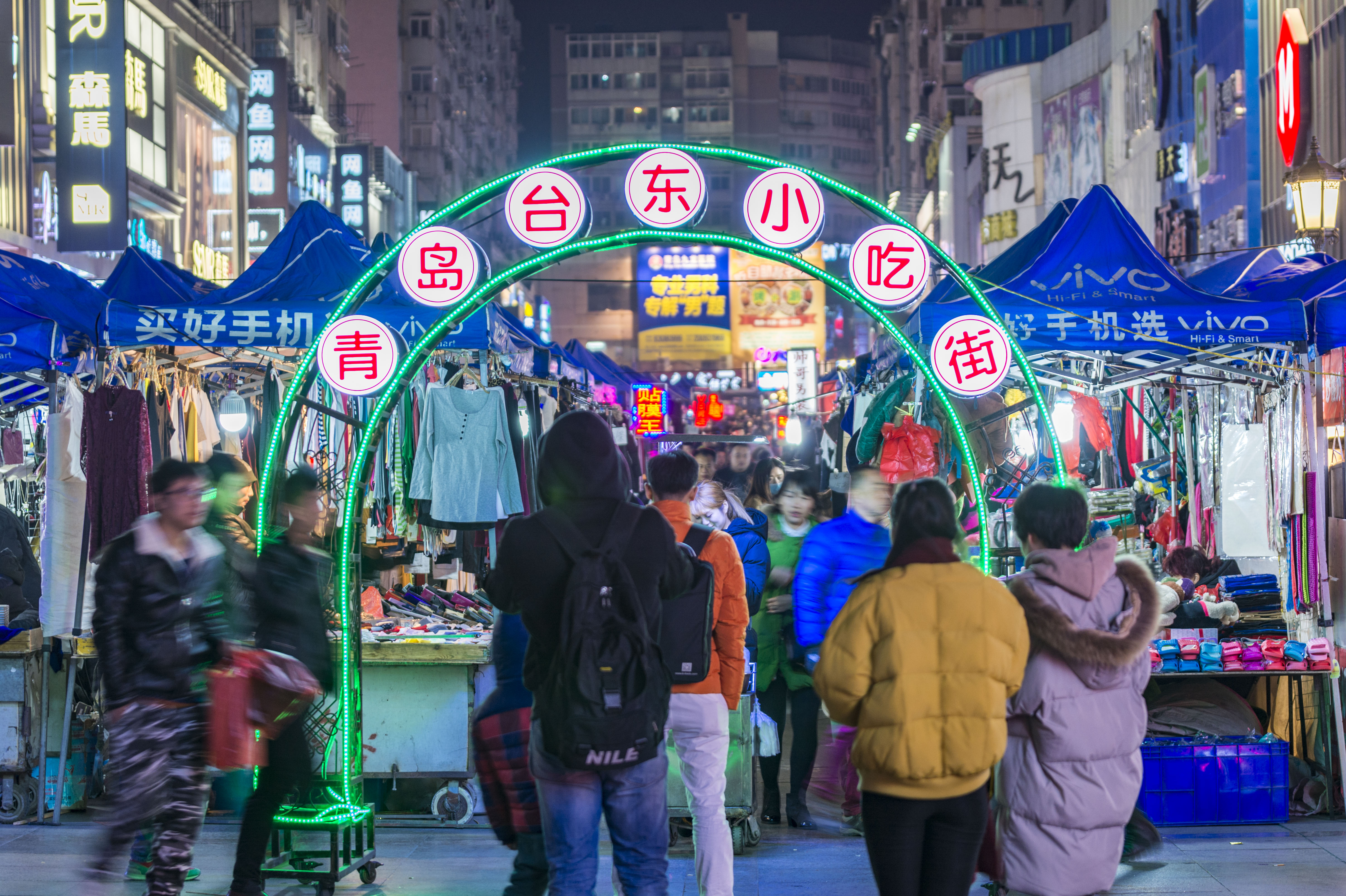 青岛当地人才去的夜市街大虾不要38啤酒烧烤都平价良心消费