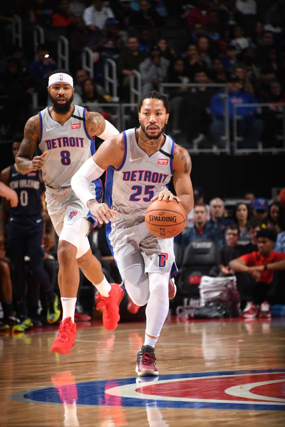 在与尼克斯商谈莫里斯的交易中,湖人最终把库兹马撤了出来.