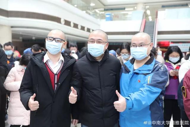 #武汉交通广播#莫名感动！这些“天团”会师武汉，机场偶遇互道加油