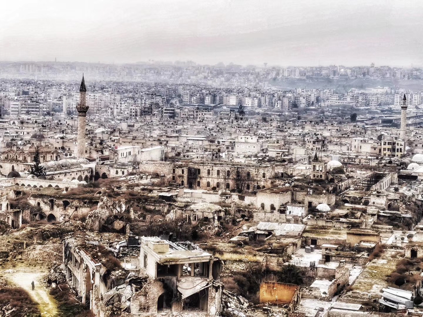 实拍叙利亚第三大城市战争后的废墟随处可见看着照片让人心酸