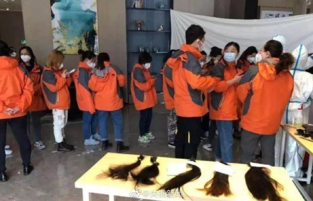 「环球时报」致敬！为方便穿防护服，西安医疗队女队员集体理平头和光头